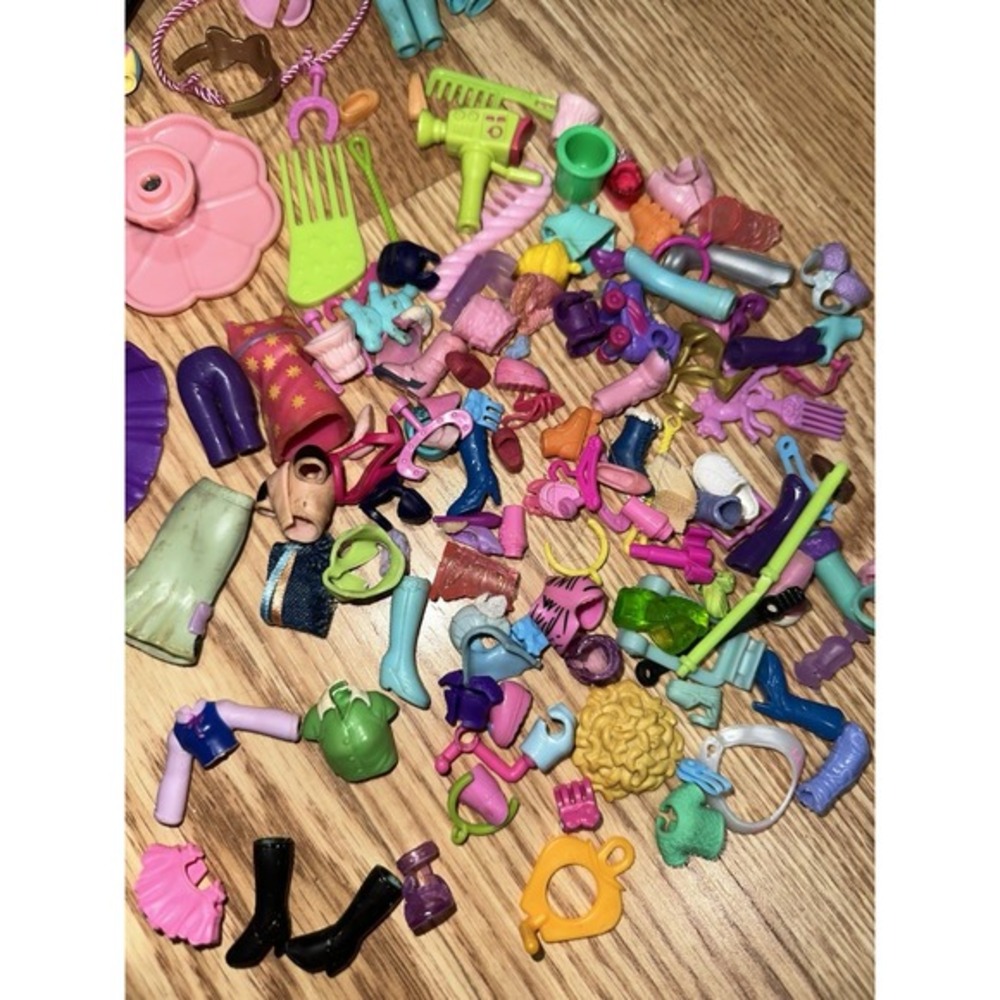 Random HUGE Lot Of Barbie & Polly Pocket Accessories Clothing Vintage Y2K Mattel - Picture 5 of 12